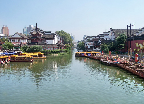 The Qinhuai River is one of the famous attractions in Nanjing.