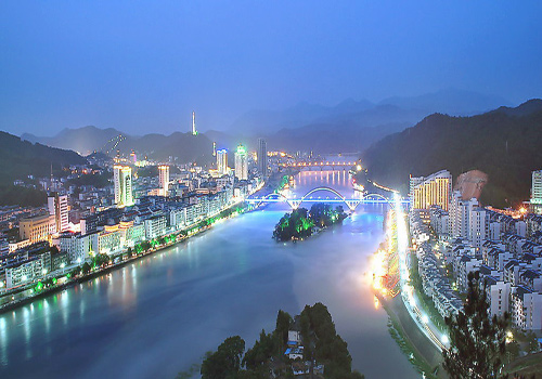 Xin'an River, originated from Xiuning County, Huizhou district, Huangshan city, flows to the western Zhejiang province in the east, to the Qiantang River in the northeast. 