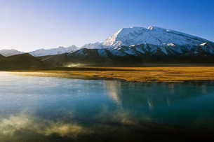 Karakuri Lake in China's Xinjiang