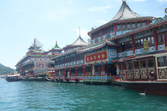  'Jumbo Kingdom', the world's largest floating restaurant